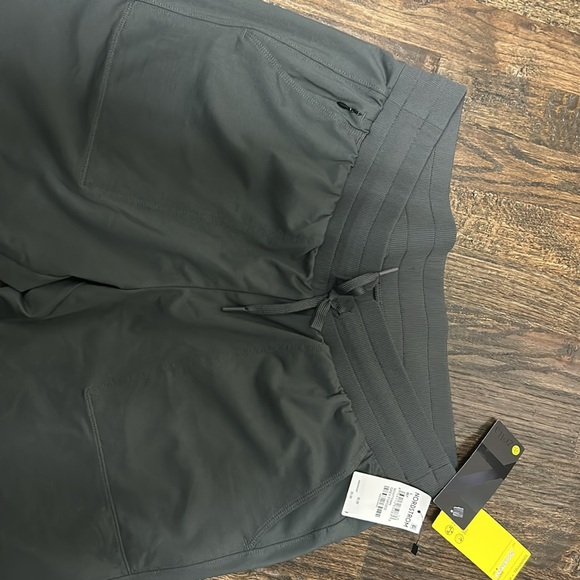 BNWT Zella Men’s Jogger in Grey Forged - Picture 2 of 9